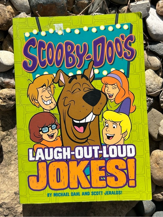 Scooby Doo Other - 🩶5/$30 Scooby-Doo's Laugh-Out-Loud Jokes! Children’s Joke Book